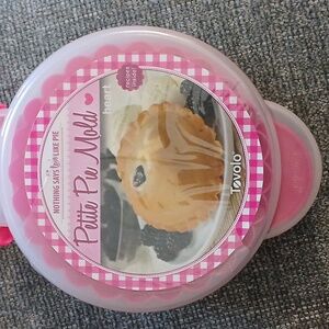 Tovolo Smart Petite Pie Mold with Heart Cutout